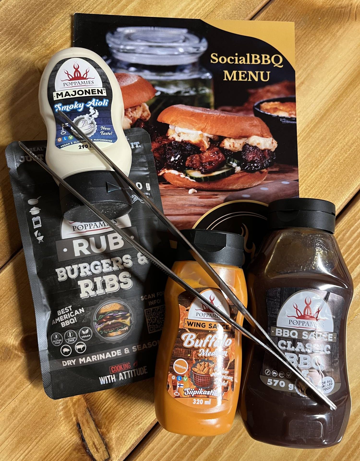 Joululahjavinkki: Poppamies maustesetti, pinsetit ja reseptivihko